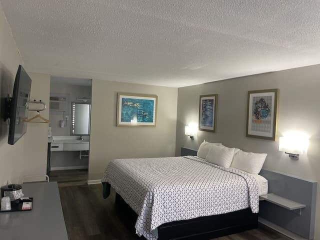KING BED GROUND FLOOR