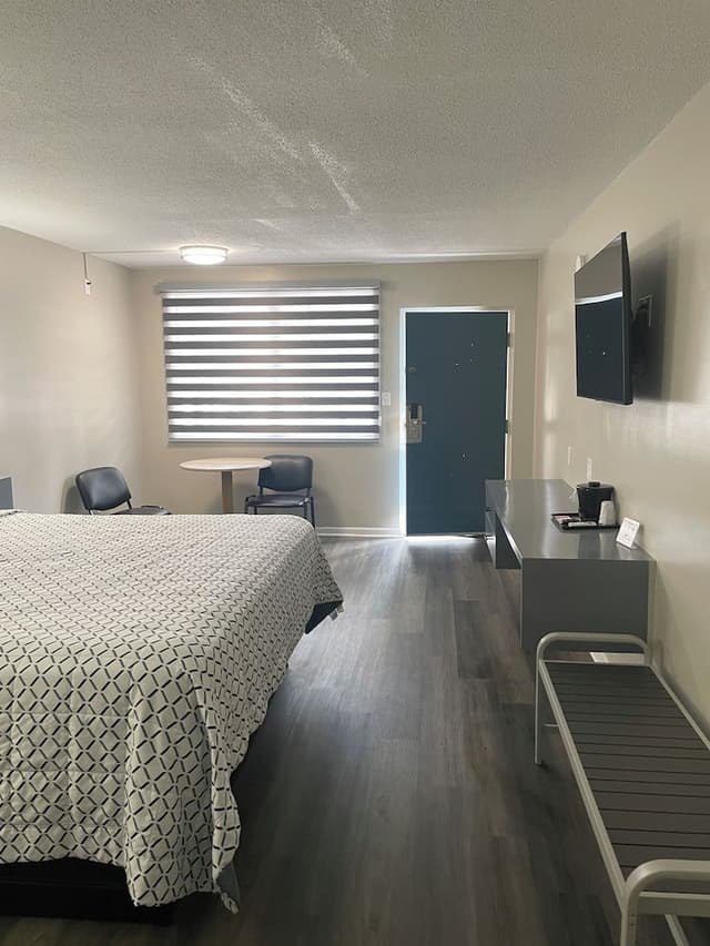 KING BED GROUND FLOOR