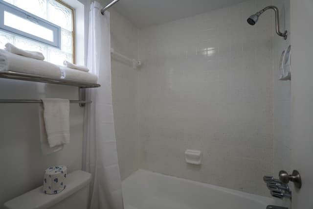KING BED SECOND FLOOR