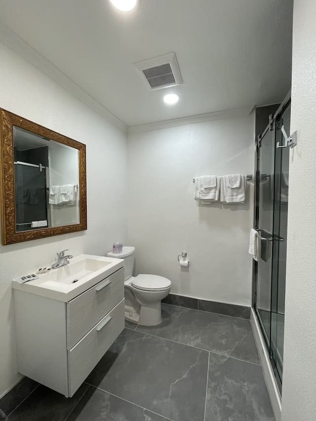 Deluxe Room, 1 Queen Bed