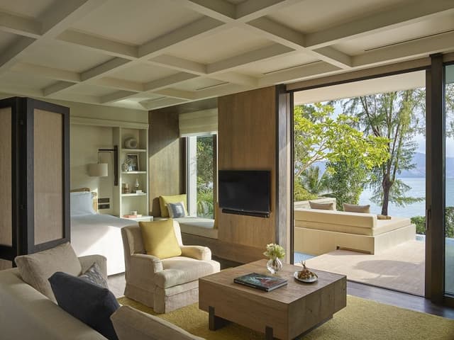 Partial Ocean View Pool Pavilion King