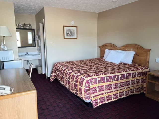 Standard Double Room, 1 Queen Bed