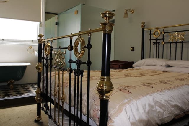 Princess Suite, Private Bathroom