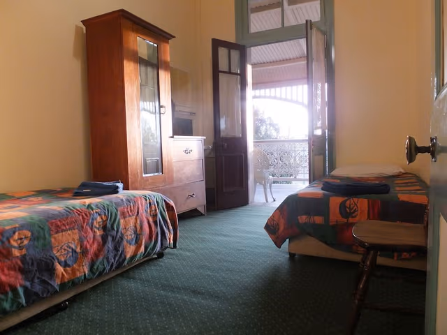Traditional Twin Room, Shared Bathroom
