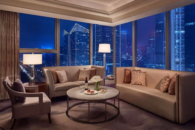 Fairmont Gold, Suite, 1 Double Bed