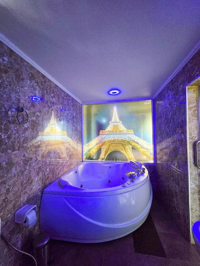 Deluxe Room with Window
