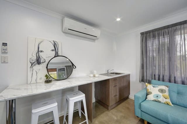 Deluxe Studio, 1 Bedroom, Private Bathroom, Golf View