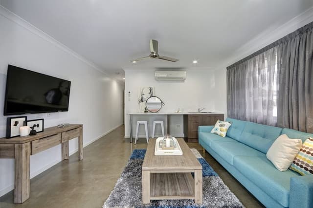 Deluxe Studio, 1 Bedroom, Private Bathroom, Golf View