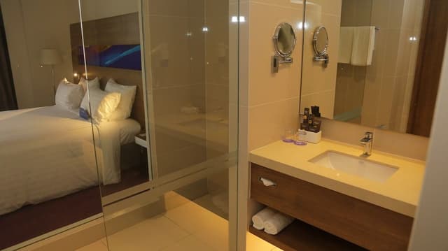 Deluxe Room, 1 King Bed (Grand)