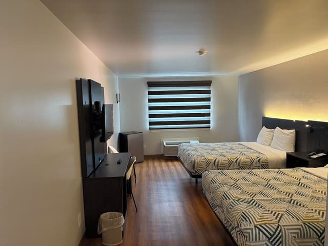 Standard Room, 2 Queen Beds, Non Smoking, Refrigerator