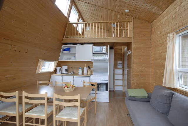 Comfort Cabin, Private Bathroom (Linen Excluded)