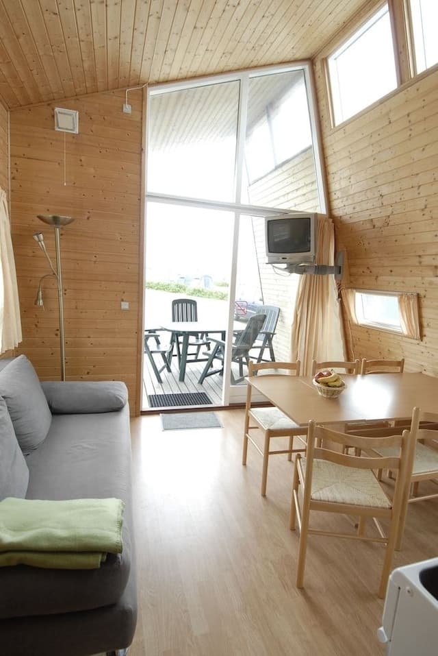 Comfort Cabin, Private Bathroom (Linen Excluded)