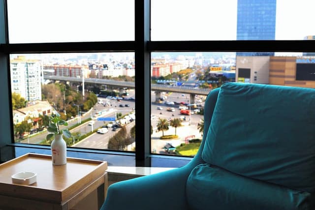 Deluxe Room, 2 Twin Beds, City View (High Floor)