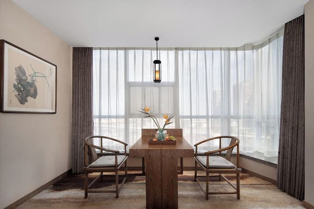 Deluxe Room, 2 Twin Beds, City View (High Floor)