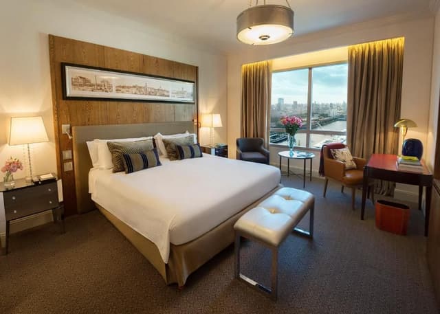 Deluxe Double or Twin Room with City View