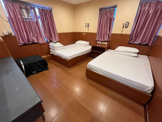Economy Room