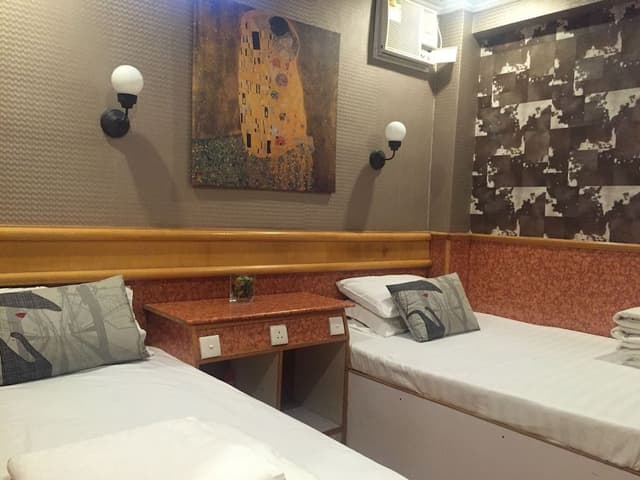 Economy Room