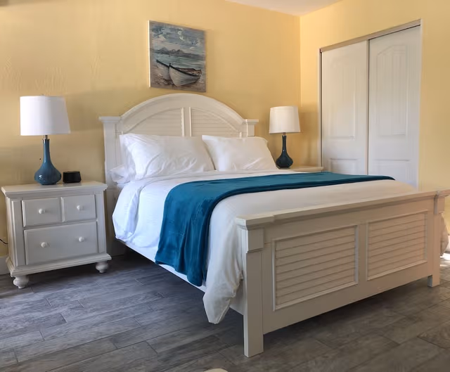 Grand Studio (1 Queen Bed)
