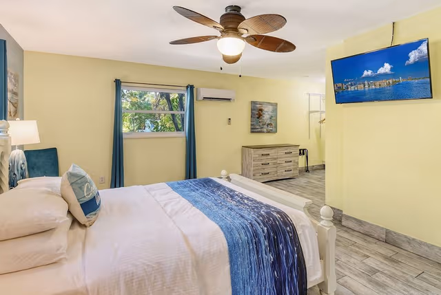 Key Suite (1 Queen Bed and 1 Sofabed)