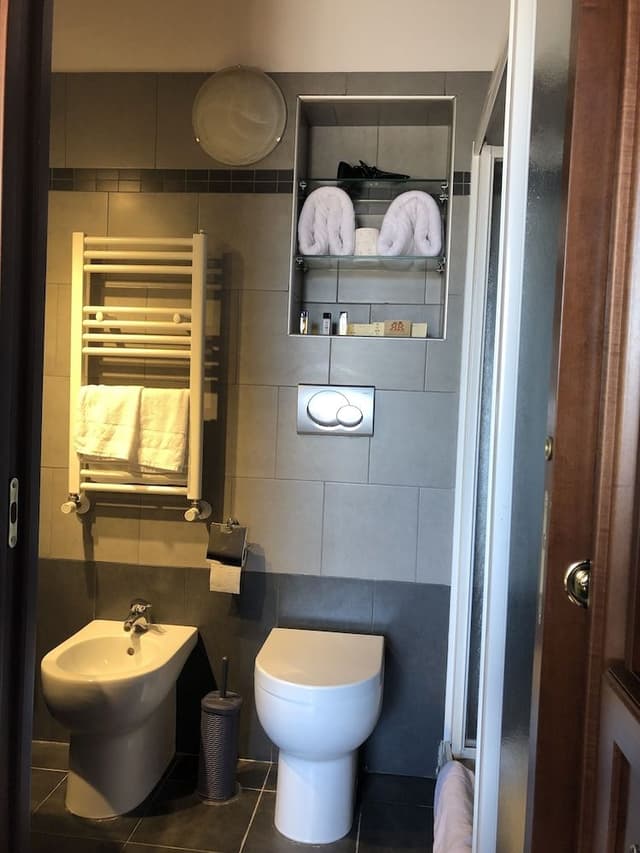 Double Room, Ensuite (grigia)