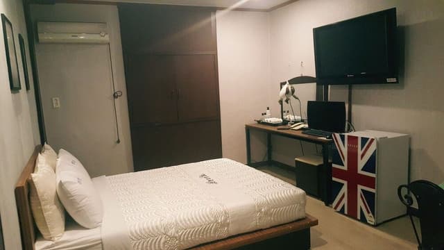 Double Room, 1 Queen Bed