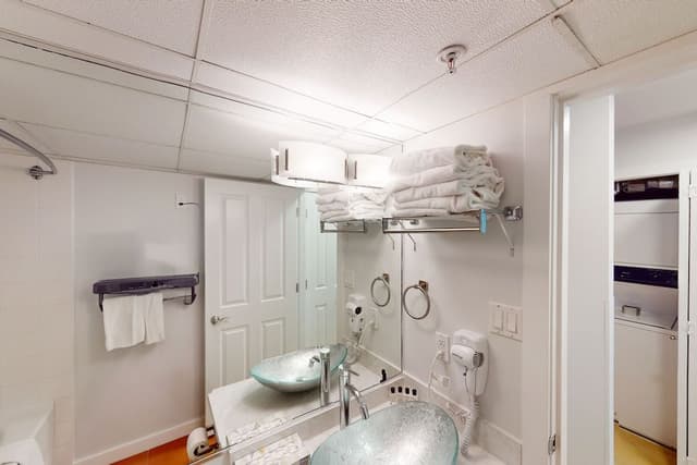 Condo, 1 Bedroom