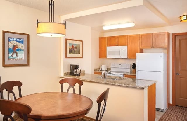 Standard Condo, 1 Bedroom, Kitchen