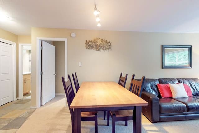 Condo, 2 Bedrooms