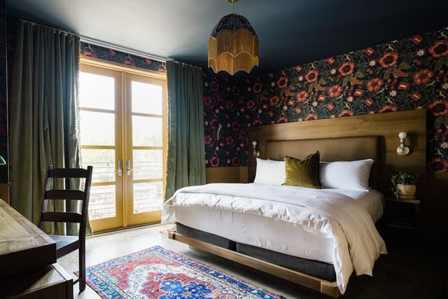 Signature Room, 1 King Bed, Non Smoking (Medium)