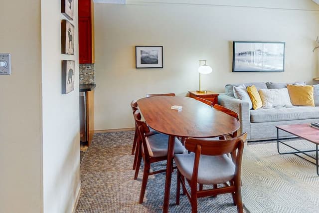 Condo, 1 Bedroom