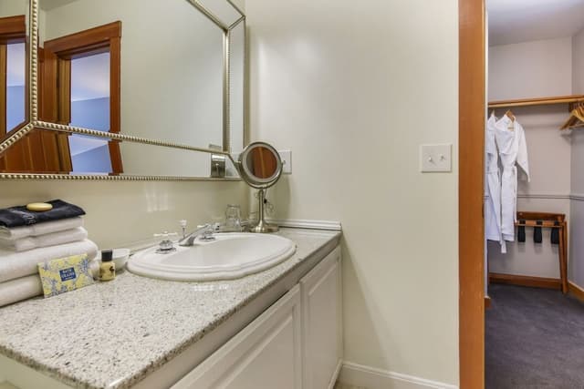 Superior Room, 1 King Bed