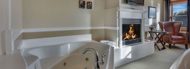 Deluxe Room, 1 King Bed