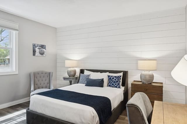 Standard Room, 1 Queen Bed