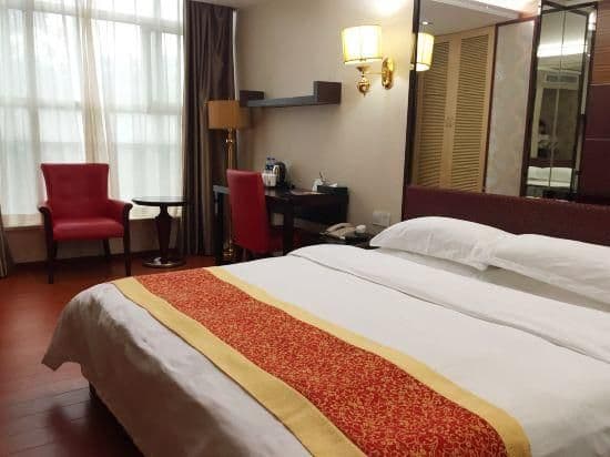 Business Queen Room