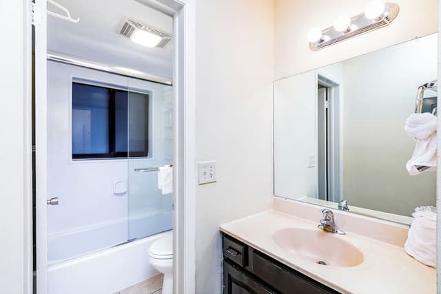 Condo, 1 Queen Bed with Sofa bed, Kitchenette