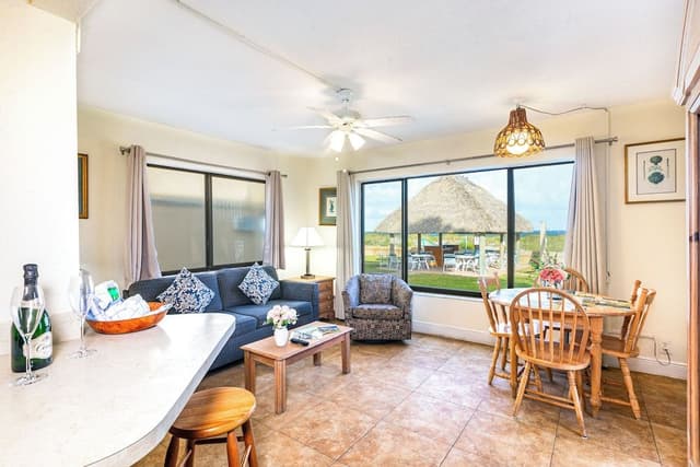Condo, 1 Bedroom, Kitchenette