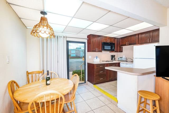 Condo, 1 Queen Bed with Sofa bed, Kitchenette