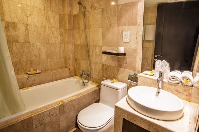 Deluxe Twin Room (No View)