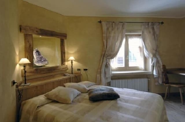 Family Room, 2 Bedrooms