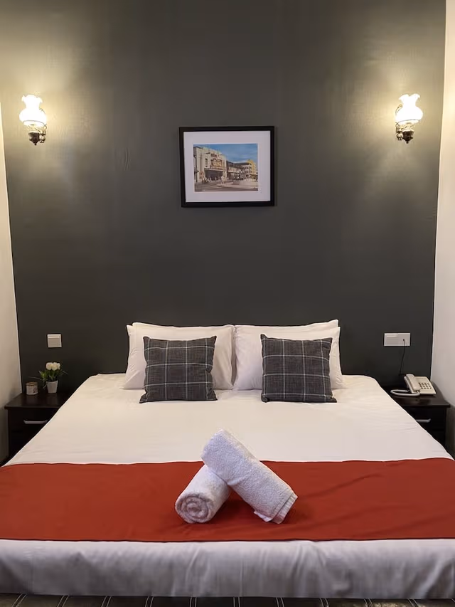 Deluxe Room, 1 King Bed