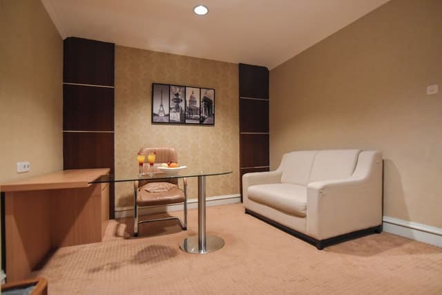 Business Suite King