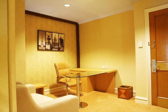 Business Suite King