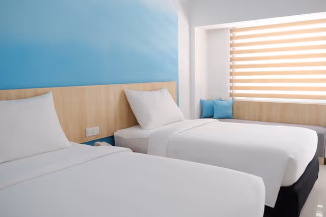 Deluxe Twin Room, Pool Access