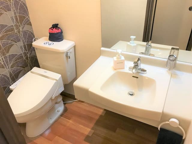 Japanese Room with private toilet 2-3 people