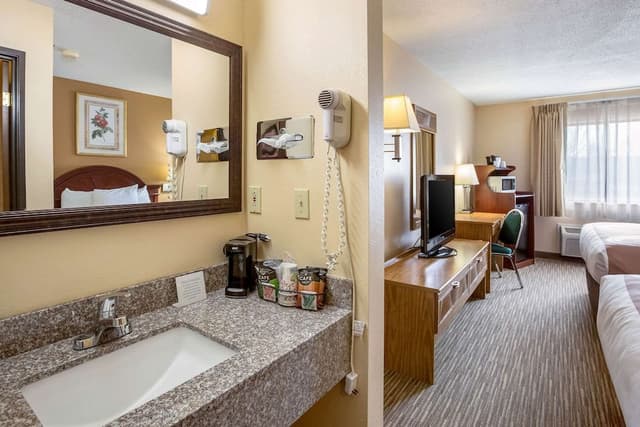 Suite, 1 King Bed, Non Smoking