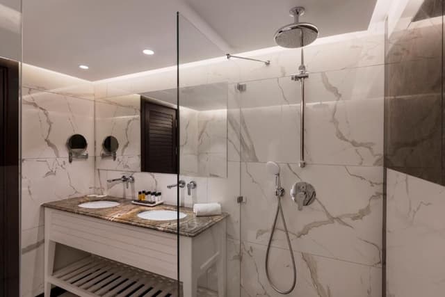Superior Family Siam Room