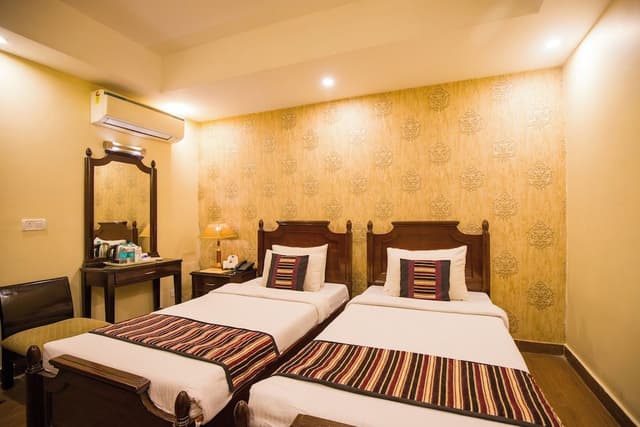 Emperor Room