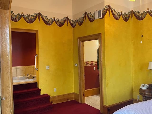Presidential Room, 1 King Bed, City View