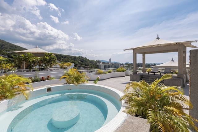New Three Bedroom Family Suite with Jacuzzi (One-time free minibar)