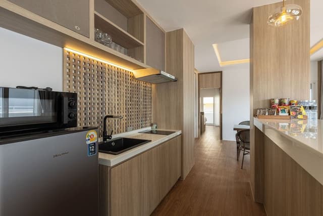 New Three Bedroom Family Suite with Jacuzzi (One-time free minibar)
